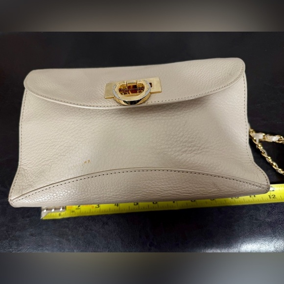 💫 Kate Landry Beige Pebbled Leather Crossbody Bag w/ Gold Chain Strap ✨ - Picture 6 of 11